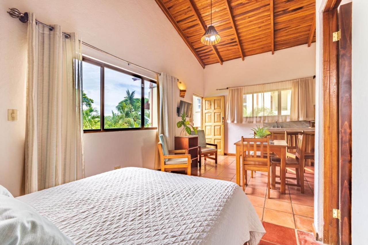 Ola Bonita Beachfront Apart Hotel Playa Hermosa  Exterior photo